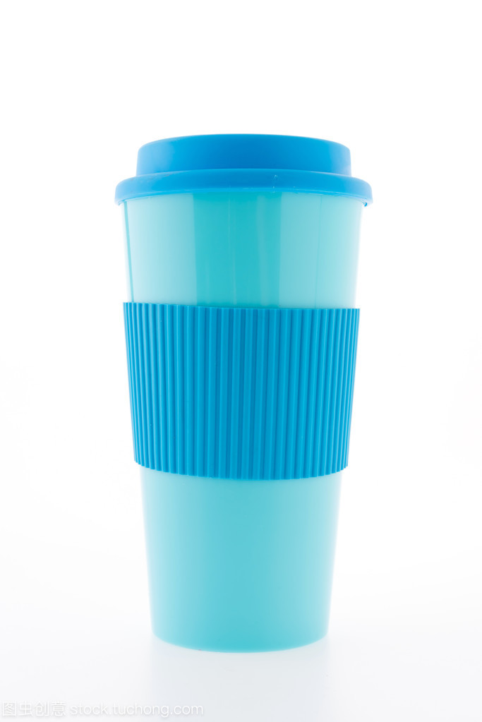 孤立的白色背景上的藍(lán)色塑料咖啡杯